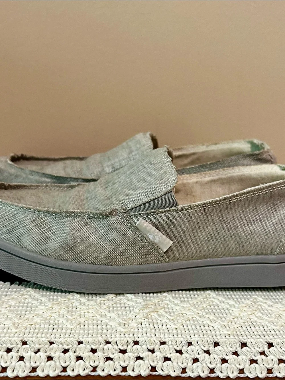 Hang Ten Men's Slip-On Canvas Loafers in Light Gray